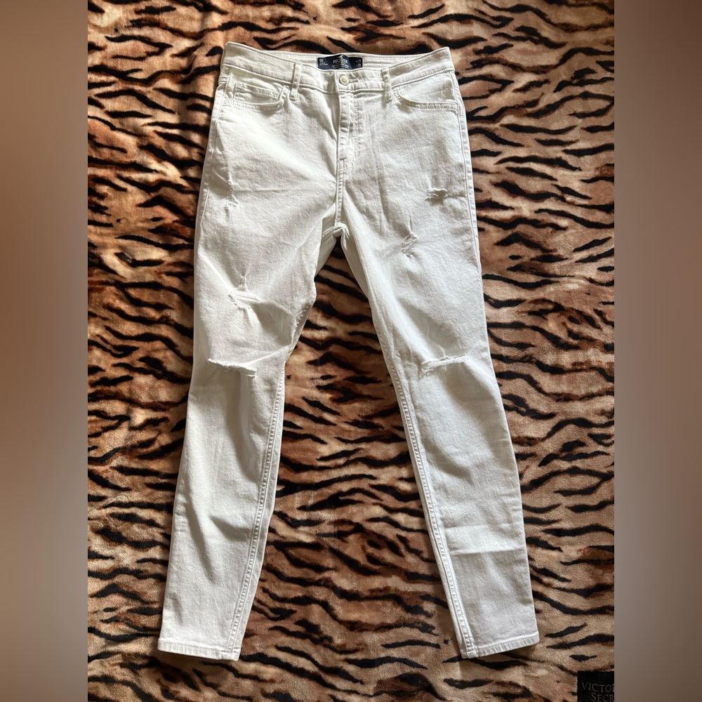 Hollister Woman’s White Skinny Jeans